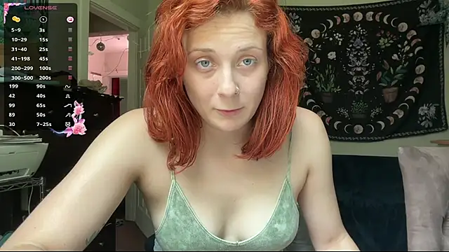 Snapshot of Aria_Fields chatting on July 2026 06:20:01 PM Aria Fields online show from July 2026 06:20:01 PM