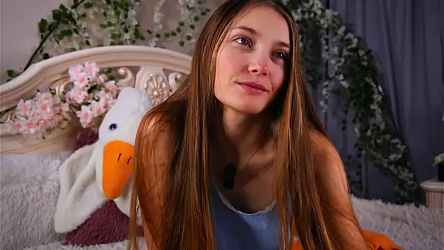 MonaEldon online show from December 2025 03:23:01 AM