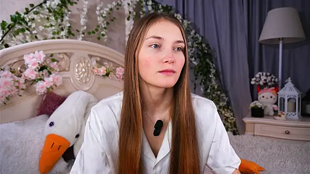 MonaEldon online show from December 2025 02:41:02 AM