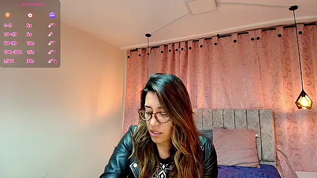 VioletaScott  online show from March 2025 01:08:01 PM