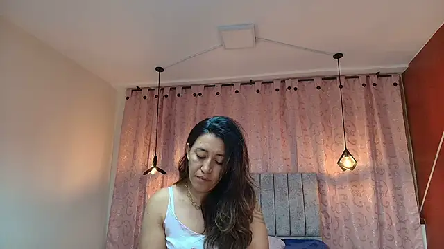 VioletaScott  online show from September 2025 04:50:01 PM