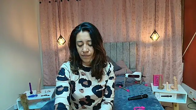 VioletaScott  online show from November 2025 01:44:02 PM