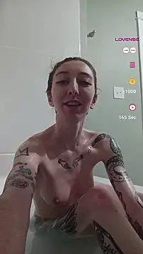 Snapshot of lovelylucyy chatting on December 2024 01:46:01 AM lovelylucyy online show from December 2024 01:46:01 AM