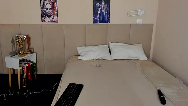 MuscleXXXBarbie online show from December 2025 09:05:01 AM