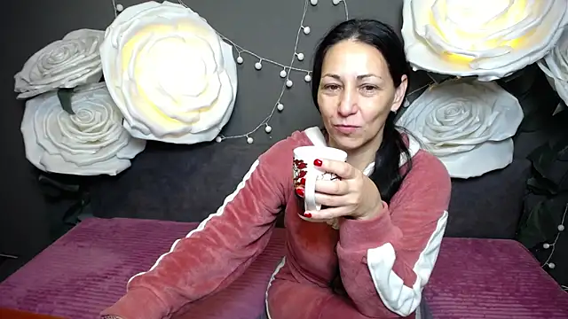 Snapshot of LiluGrants chatting on November 2025 07:12:01 PM LiluGrants online show from November 2025 07:12:01 PM