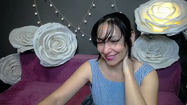 Snapshot of LiluGrants chatting on November 2025 07:13:01 PM LiluGrants online show from November 2025 07:13:01 PM