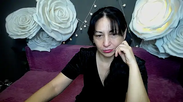 Snapshot of LiluGrants chatting on December 2025 07:11:02 PM LiluGrants online show from December 2025 07:11:02 PM