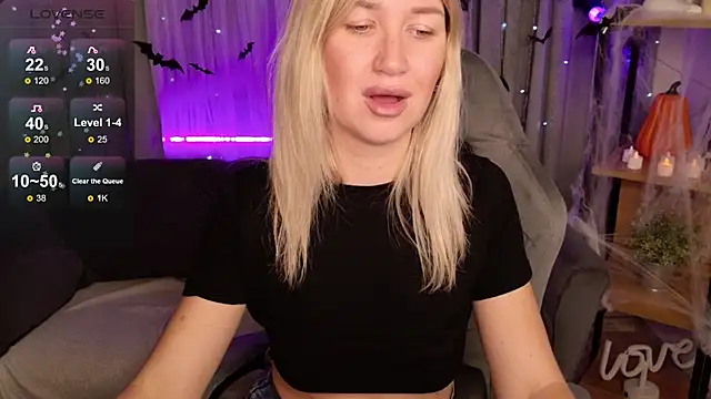 MilaBott online show from October 2025 08:11:02 PM