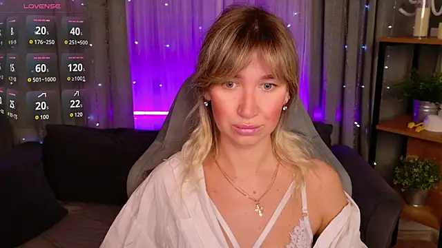 MilaBott online show from March 2026 06:56:01 PM