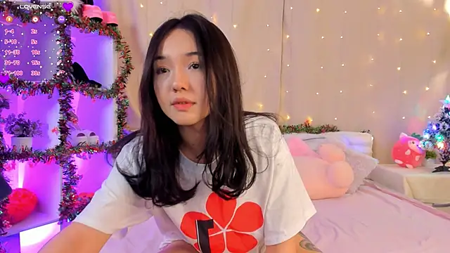 Snapshot of Lin_kun chatting on December 2024 04:04:02 PM Lin kun online show from December 2024 04:04:02 PM