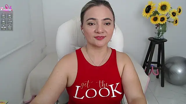 Snapshot of Chiraz_hasnaa chatting on September 2025 12:44:02 AM Chiraz hasnaa online show from September 2025 12:44:02 AM