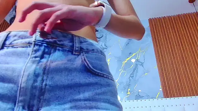 Beautifulskinny18 online show from March 2025 07:56:01 PM