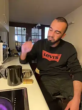 donnuozfutura online show from February 2025 10:41:01 AM