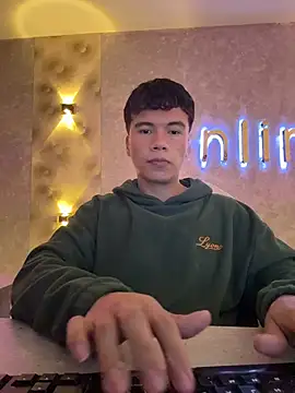 Logan smith1 online show from December 2025 05:03:02 AM