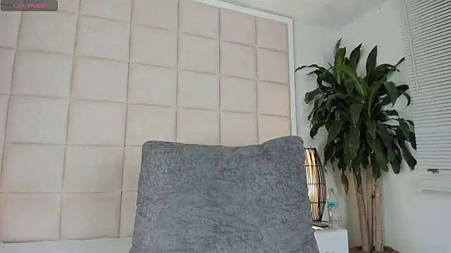 Nia Bunny online show from January 2025 01:14:02 PM