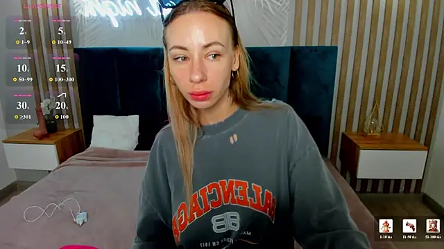 Snapshot of Diana_Garrett chatting on July 2026 01:57:01 AM Diana Garrett online show from July 2026 01:57:01 AM