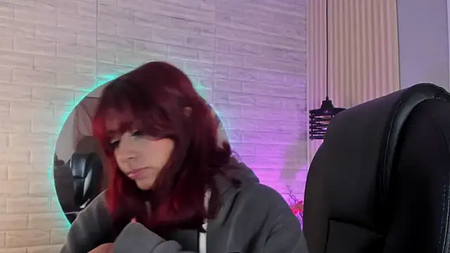 cloe  palmer online show from December 2024 12:22:01 PM