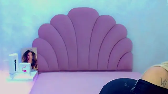 Snapshot of briana_sex32 chatting on February 2026 04:07:01 AM briana sex32 online show from February 2026 04:07:01 AM