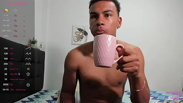 RoddyRich11 online show from November 2025 11:47:01 AM