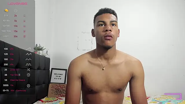 RoddyRich11 online show from April 2026 12:21:01 PM