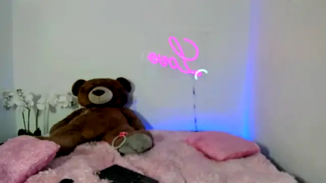 kendal scott1 online show from January 2025 02:59:01 AM