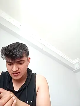 Snapshot of boy_3835 chatting on March 2025 01:29:01 PM boy 3835 online show from March 2025 01:29:01 PM