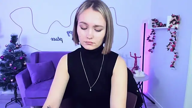 BritnieCute online show from December 2024 05:26:01 AM