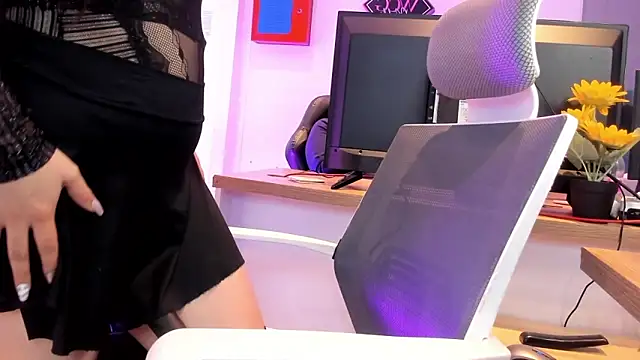 Kimkalifa  online show from November 2025 12:38:01 PM