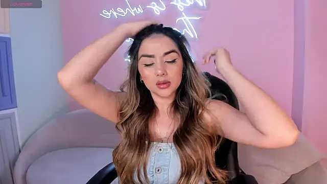 Snapshot of ChloePreston_ chatting on March 2025 10:39:02 AM ChloePreston  online show from March 2025 10:39:02 AM
