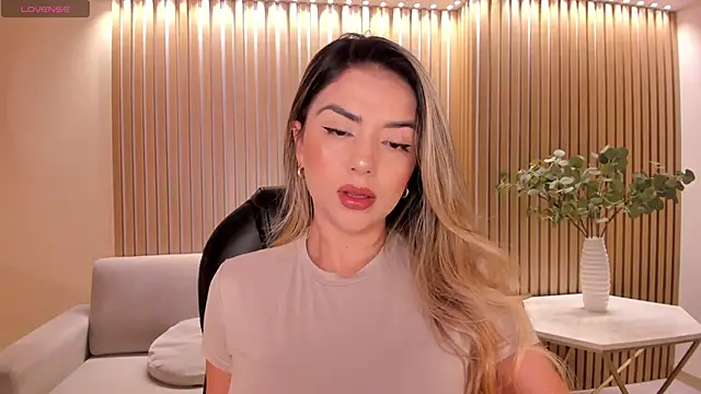 Snapshot of ChloePreston_ chatting on June 2026 11:09:02 AM ChloePreston online show from June 2026 11:09:02 AM