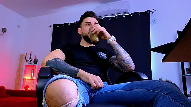 MightyAaron66 online show from June 2026 03:41:01 AM