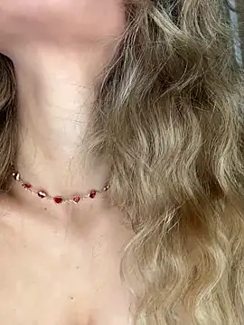 cuteluci  online show from April 2026 11:37:01 AM