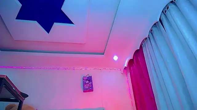 NahomiCamper online show from March 2026 01:44:02 AM