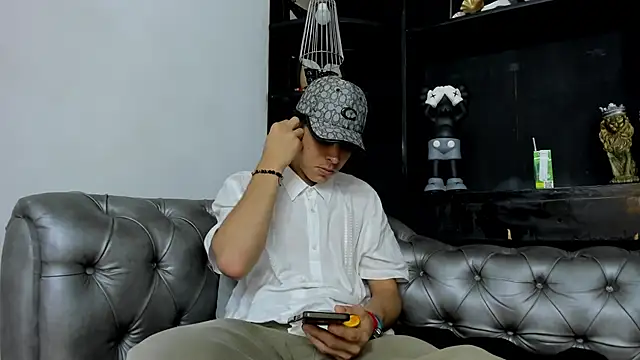 HeellBoy  online show from November 2025 02:35:01 AM