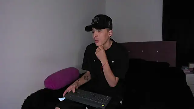 HeellBoy  online show from April 2026 05:08:02 AM