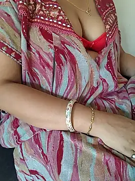 Snapshot of samitasharma chatting on April 2026 03:59:01 AM samitasharma online show from April 2026 03:59:01 AM