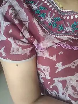 Snapshot of samitasharma chatting on May 2026 08:00:01 AM samitasharma online show from May 2026 08:00:01 AM