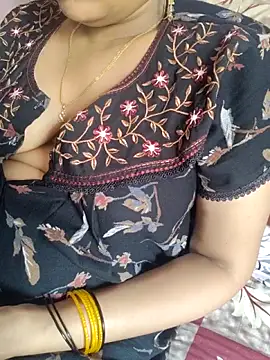 Snapshot of samitasharma chatting on May 2026 07:26:01 AM samitasharma online show from May 2026 07:26:01 AM