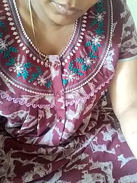 Snapshot of samitasharma chatting on June 2026 05:23:01 AM samitasharma online show from June 2026 05:23:01 AM