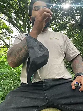 Lyon vach online show from November 2025 07:37:01 PM