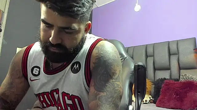 Lyon vach online show from February 2026 09:41:01 PM