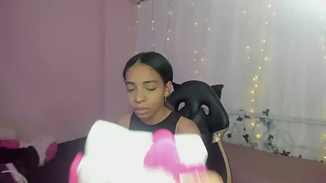 Abigail Wilson  online show from January 2025 08:43:02 PM