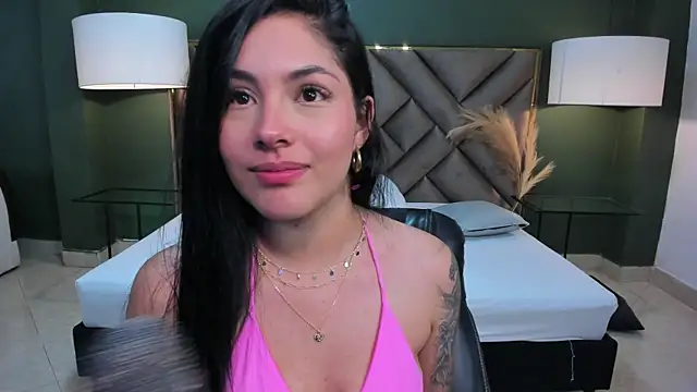 Mia Elowen online show from February 2025 03:43:01 AM