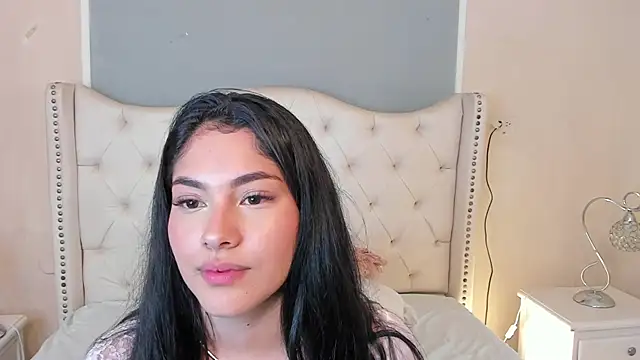 Mia Elowen online show from February 2025 04:01:02 AM