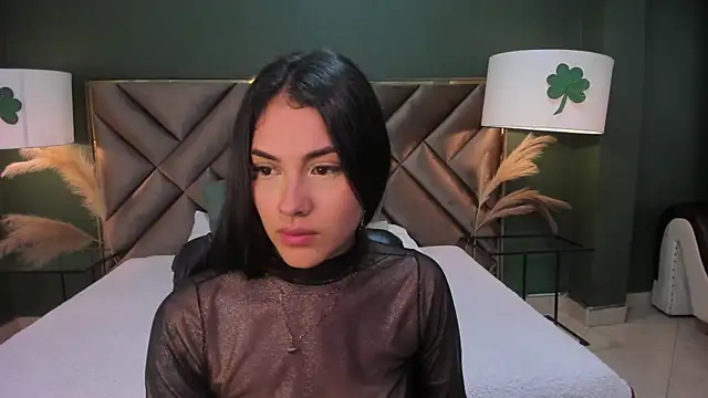 Mia Elowen online show from March 2025 10:44:01 PM