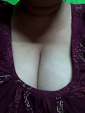 Snapshot of Rinki_Guptaa chatting on February 2025 12:11:01 PM Rinki Guptaa online show from February 2025 12:11:01 PM