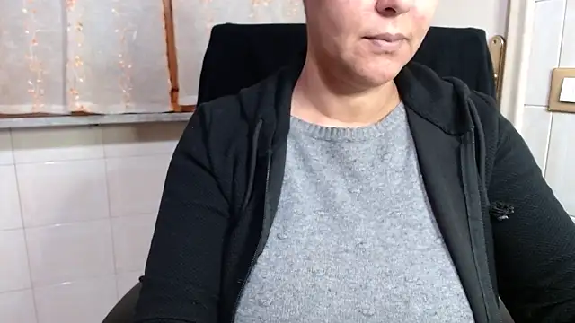 Foxlady2271 online show from March 2026 06:19:01 AM