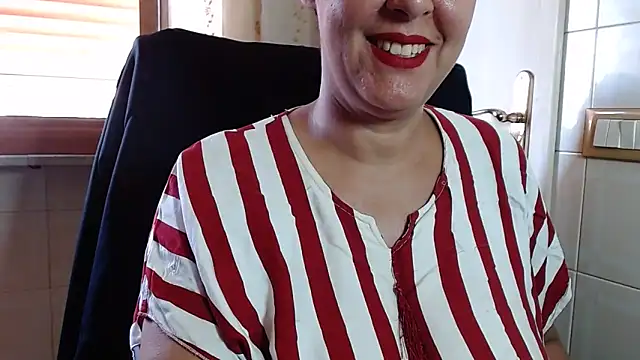 Snapshot of Foxlady2271 chatting on May 2026 08:55:02 AM Foxlady2271 online show from May 2026 08:55:02 AM
