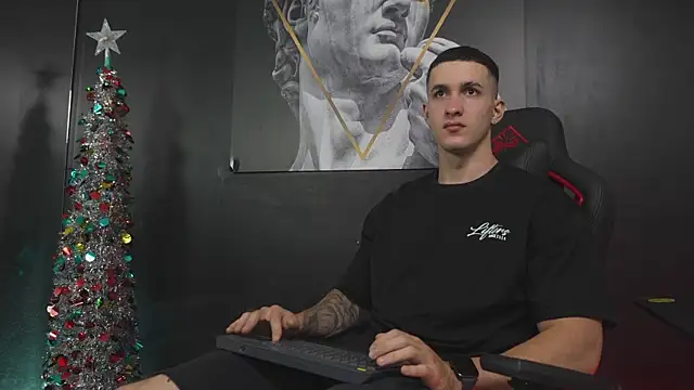 JacksonOlsenn online show from December 2025 08:37:02 PM