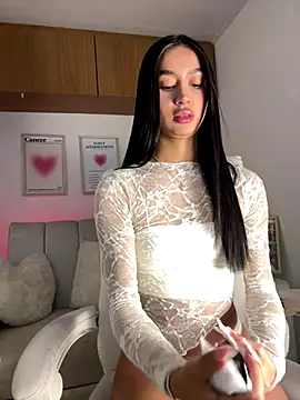 maddy bronw  online show from November 2025 12:54:01 AM